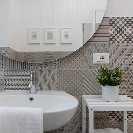Appartamento Stylish Gem In Historic For 4 Guests Trieste