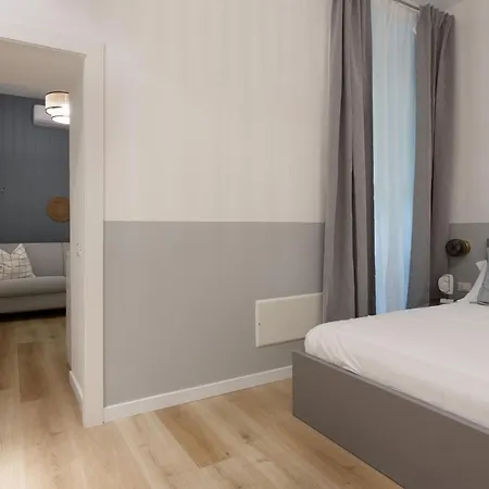 Stylish Gem In Historic For 4 Guests Apartment Trieste