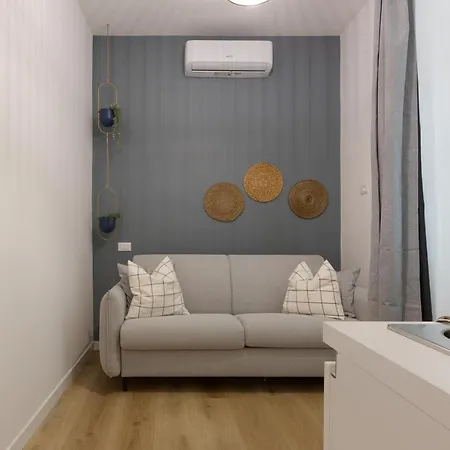 Stylish Gem In Historic For 4 Guests *