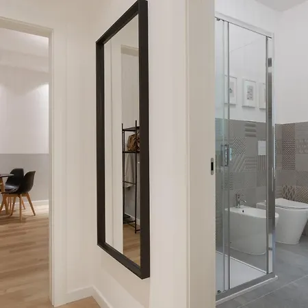 Stylish Gem In Historic For 4 Guests Appartement *