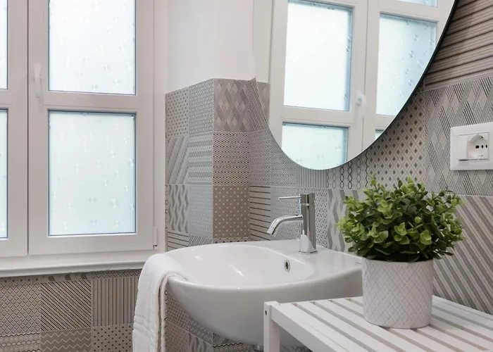 Stylish Gem In Historic For 4 Guests Appartement Trieste