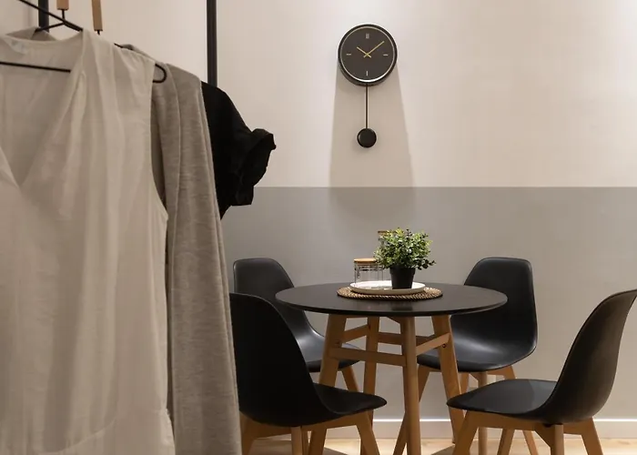 Apartamento Stylish Gem In Historic For 4 Guests