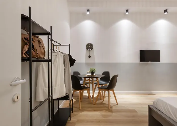 Stylish Gem In Historic For 4 Guests *